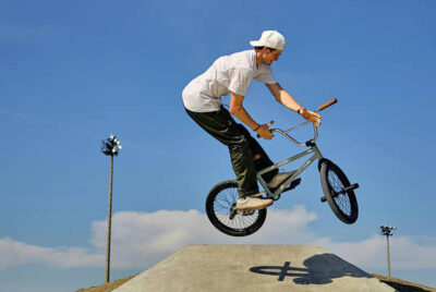 BMX Tricks: Fakie Barspin