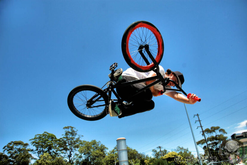 BMX Tricks: The Invert