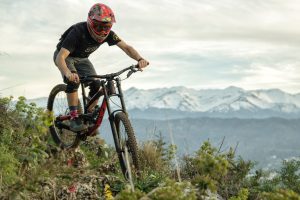 Downhill Mountain Biking Tips for Thrill-Seekers